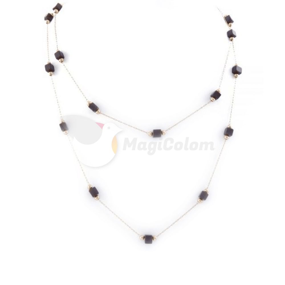 Collar Elegante con Cubos de Ónice