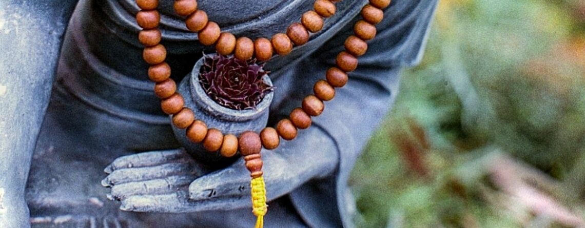 Cómo se reza el rosario tibetano